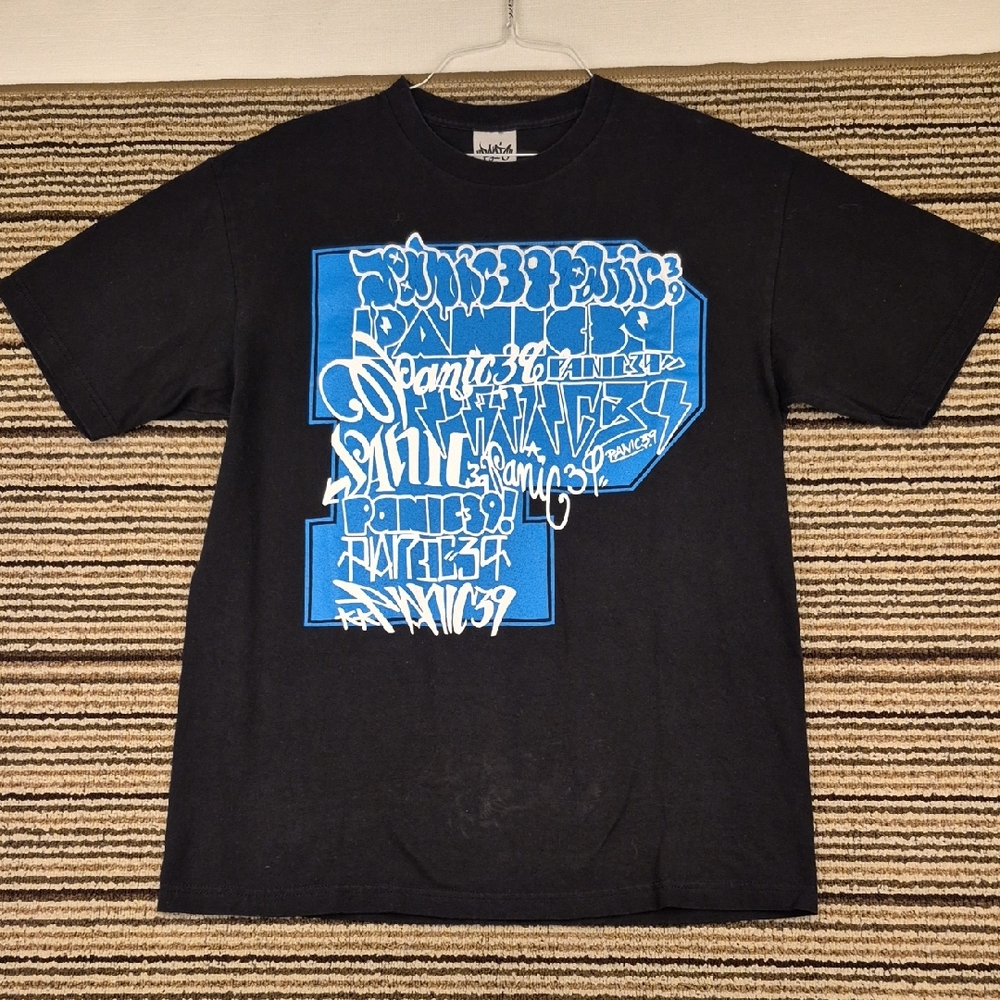 PANIC39 Graffiti Black Blue Streetwear USA Cotton Large Mens T Shirt VTG